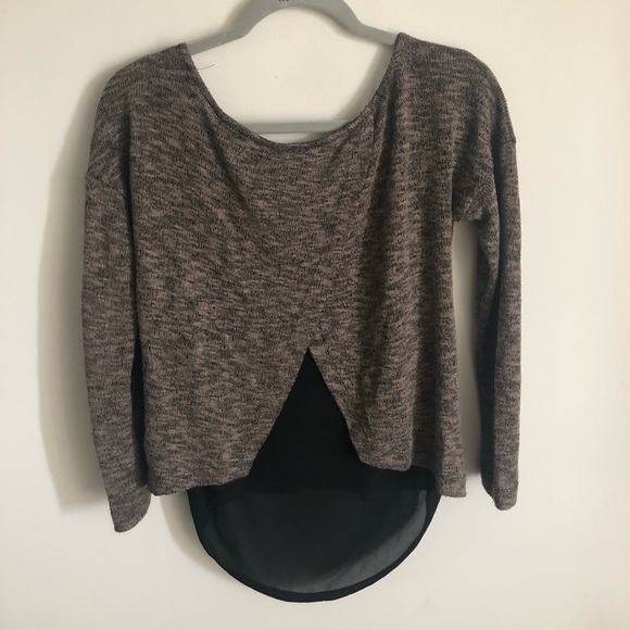 Layered, lightweight knit top - Picture 2 of 3